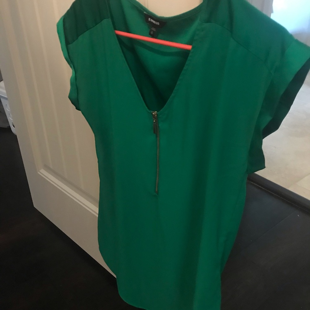 green short sleeve blouse